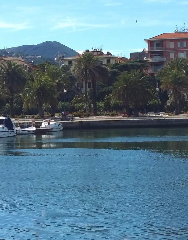 Апартаменты Downtown Srl - Waterfront Cinque Terre Специя Экстерьер фото
